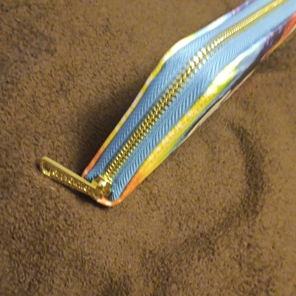 Loungfly Disney wallet - Picture 5 of 13